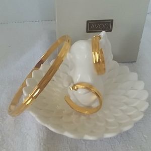 Vintage Avon bracelet and earrings